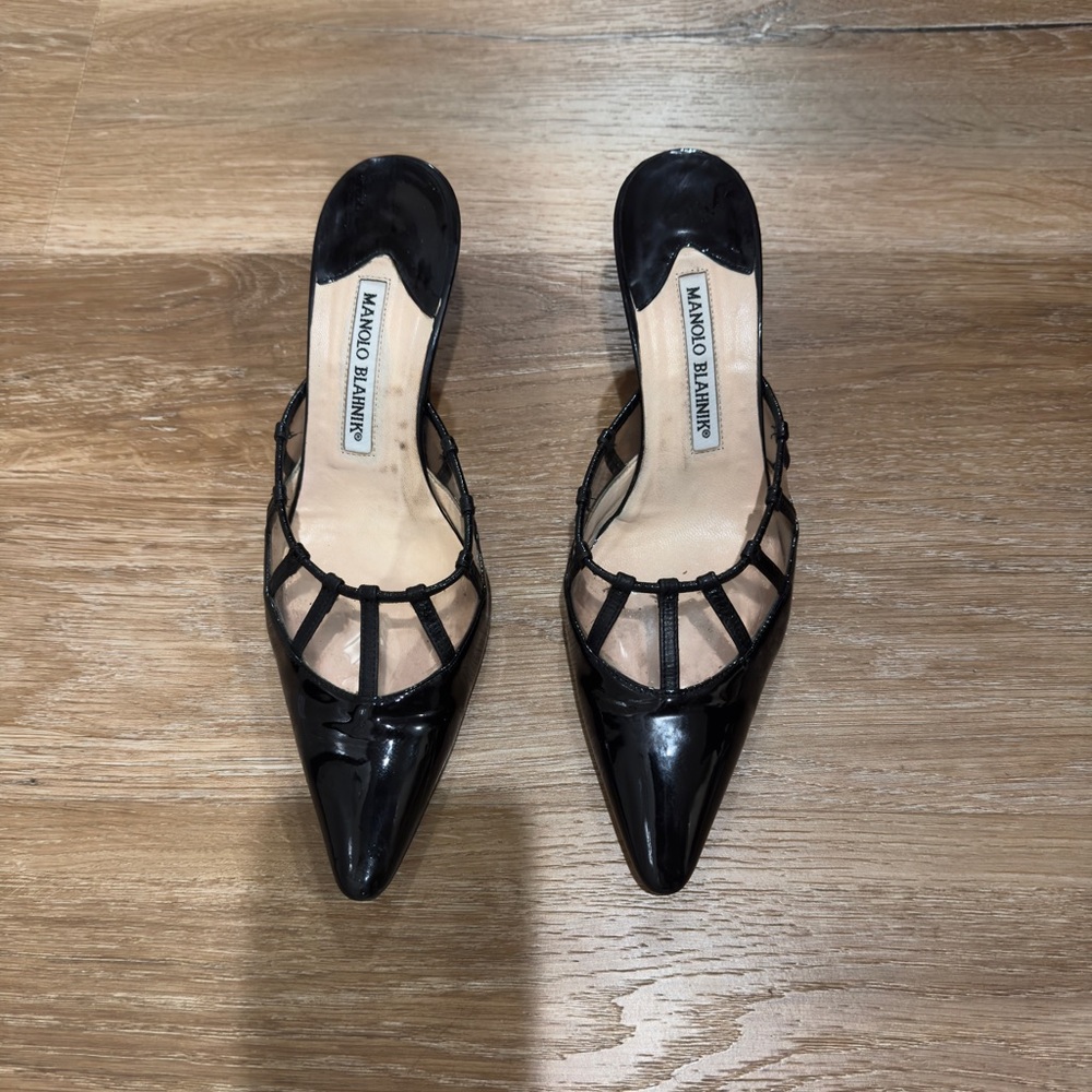 Manolo Blahnik patent leather kitten heel